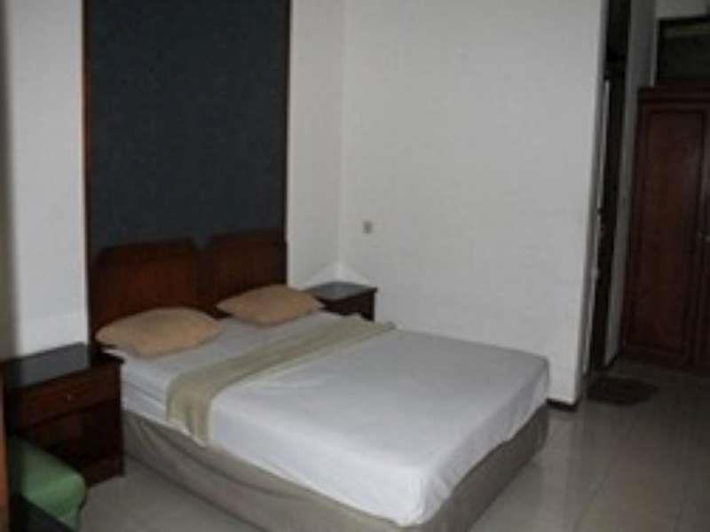 Edelweis Hotel Bandung Exteriör bild